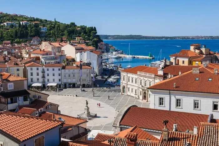 Khách du lịch đổ đến Slovenia nhiều hơn vì nơi đây có khí hậu mát mẻ.