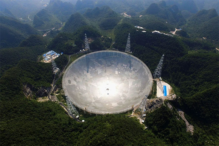 Kính viễn vọng Sky Eye đã phát hiện một loạt tín hiệu xung vô tuyến bí ẩn