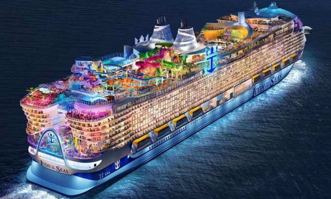 Tàu Icon of the Seas dài 365m và nặng 250.800 tấn.