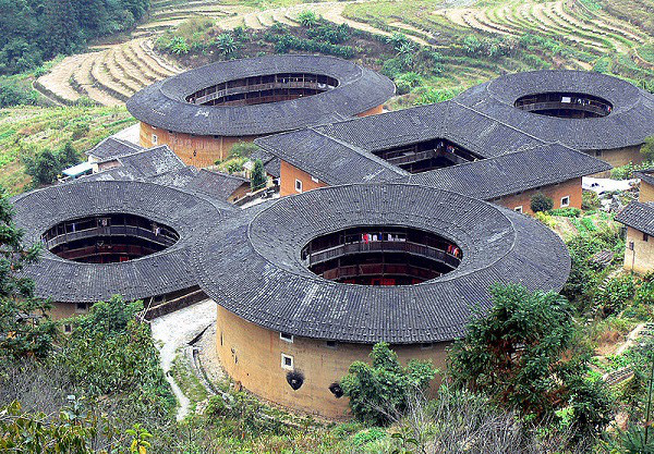 Thổ lâu Điền Loa Khanh.