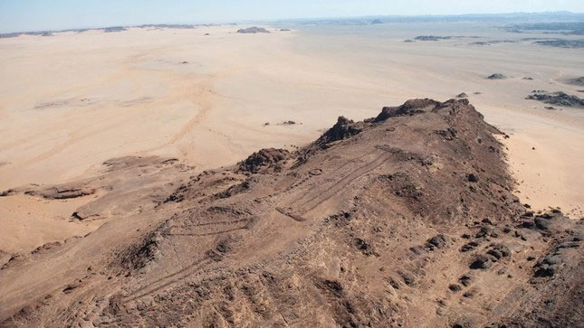 Di tích 7000 năm tuổi trên sa mạc ở Saudi Arabia