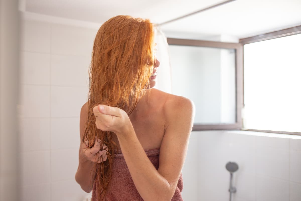 5 tip chăm sóc tóc mùa hanh khô (2) 5 tip chăm sóc tóc mùa hanh khô (2)