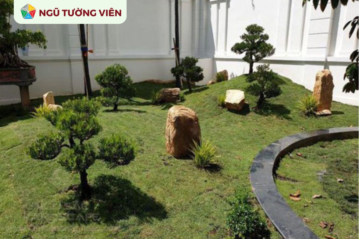 Cảnh quan sân vườn đẹp: Mẫu tiểu cảnh đồi cỏ được yêu thích