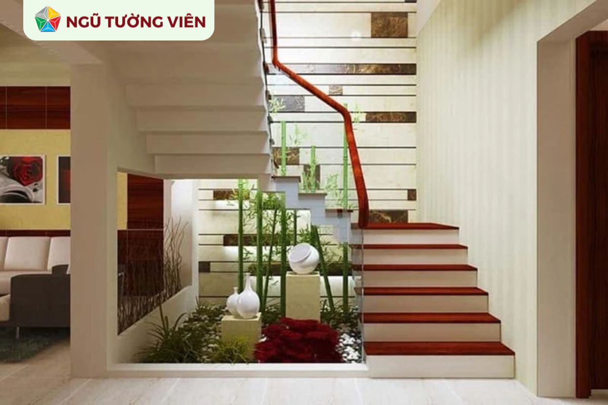 Cảnh quan sân vườn đẹp: Thiết kế tiểu cảnh gầm cầu thang