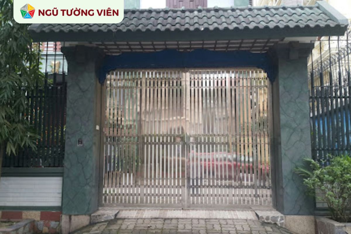 Cảnh quan sân vườn đẹp: Mẫu thiết kế cổng sân ấn tượng