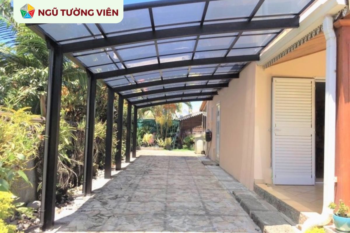 Cảnh quan sân vườn đẹp: 7 ý tưởng mái che tiện nghi và thẩm mỹ Cảnh quan sân vườn đẹp: 7 ý tưởng mái che tiện nghi và thẩm mỹ