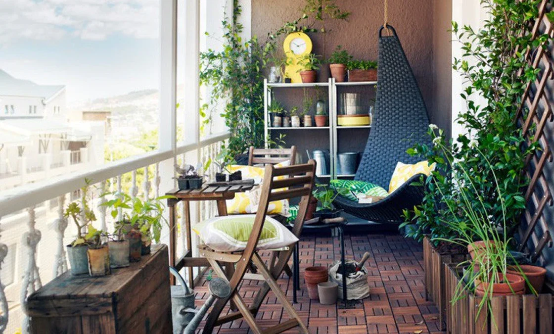 Ban Công Nhỏ Xanh Mướt: Tạo Vườn Đa Tầng Thông Minh Và Giáo Dục Con Yêu Cây