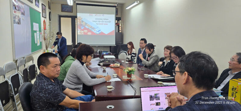 "Gia đình ban đầu cũng lo lắng vì con lần đầu đi xa, nhưng sau buổi gặp hôm nay, thấy được sự chu đáo và quy trình rõ ràng của DTK ASIA, tôi hoàn toàn ủng hộ con tham gia chương trình HIGOI để trưởng thành hơn." – Một phụ huynh sinh viên HUBT chia sẻ.