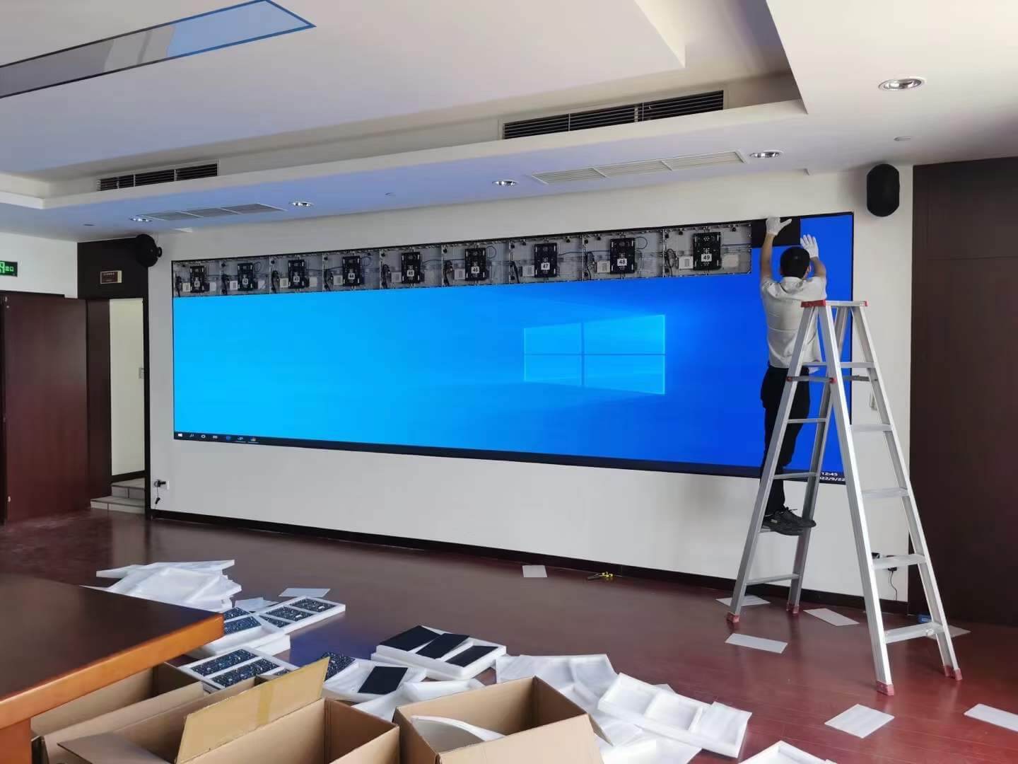Đang trong công tác lắp đặt hoàn thiện