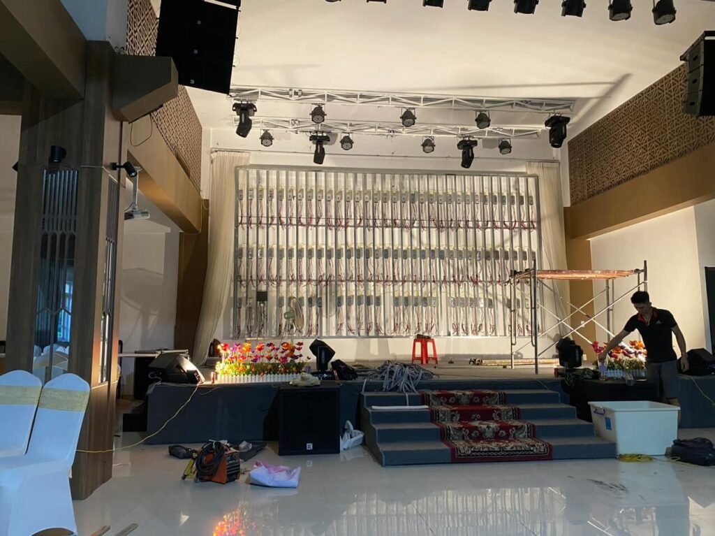 Kỹ thuật set up cấu hình và gắn thiết bị lên khung kết cấu (30m2 P3 tại trung tâm tổ chức tiệc cưới Nam Cường Tỉnh Hưng yên)