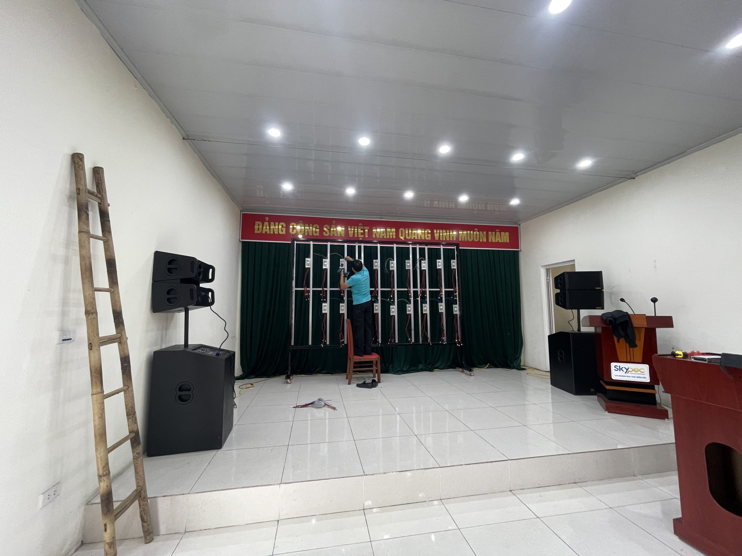 Màn hình LED P2.5: Hoàng Long LED thi công 7m2 LED P2.5 tại Công ty Nhiên liệu hàng không Skypec