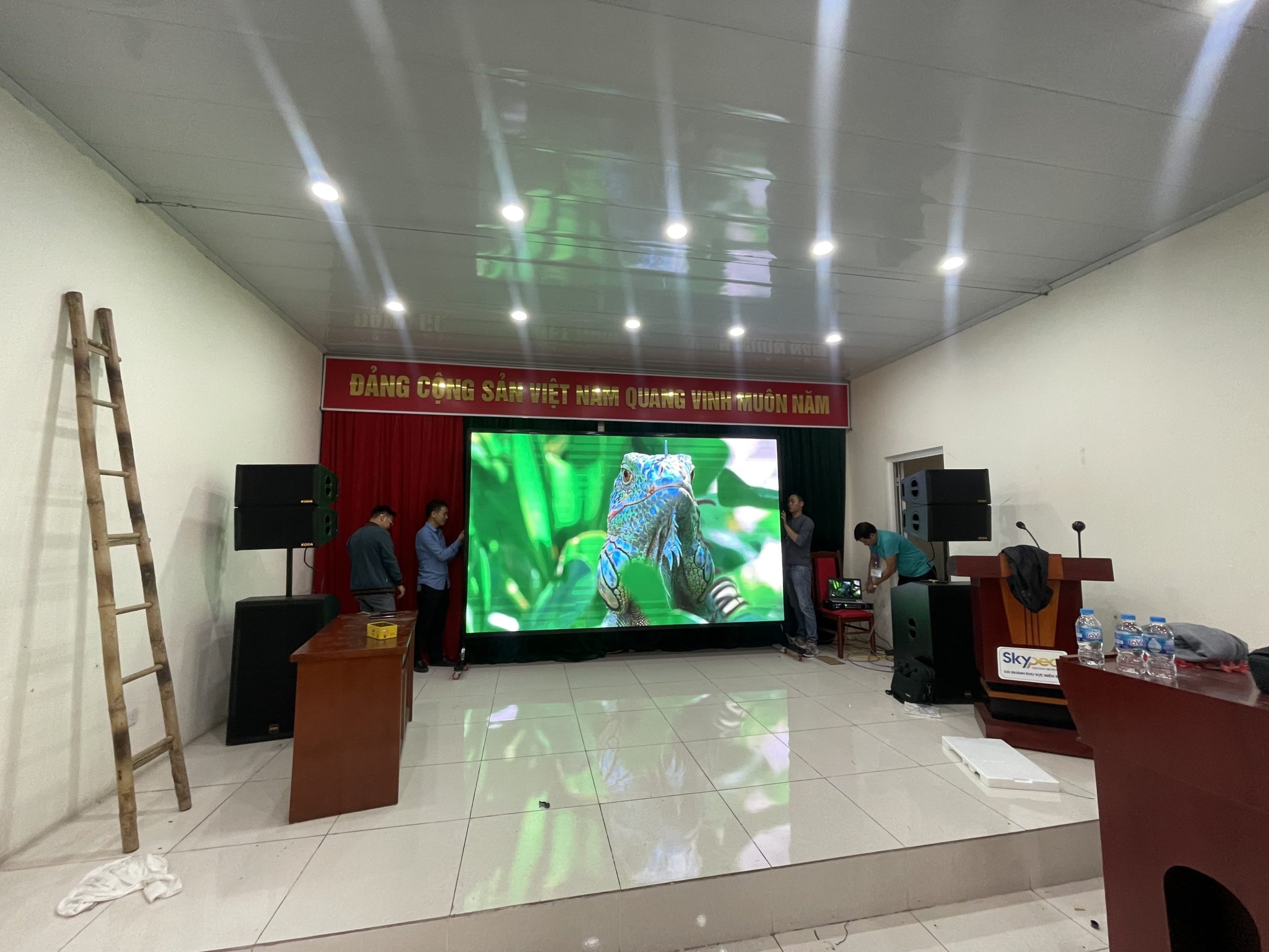 Màn hình LED P2.5: Hoàng Long LED thi công 7m2 LED P2.5 tại Công ty Nhiên liệu hàng không Skypec
