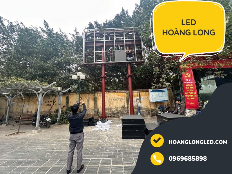 LED Hoàng Long thi công Màn hình LED P5 ngoài trời tại ngã tư Khuất Duy Tiến