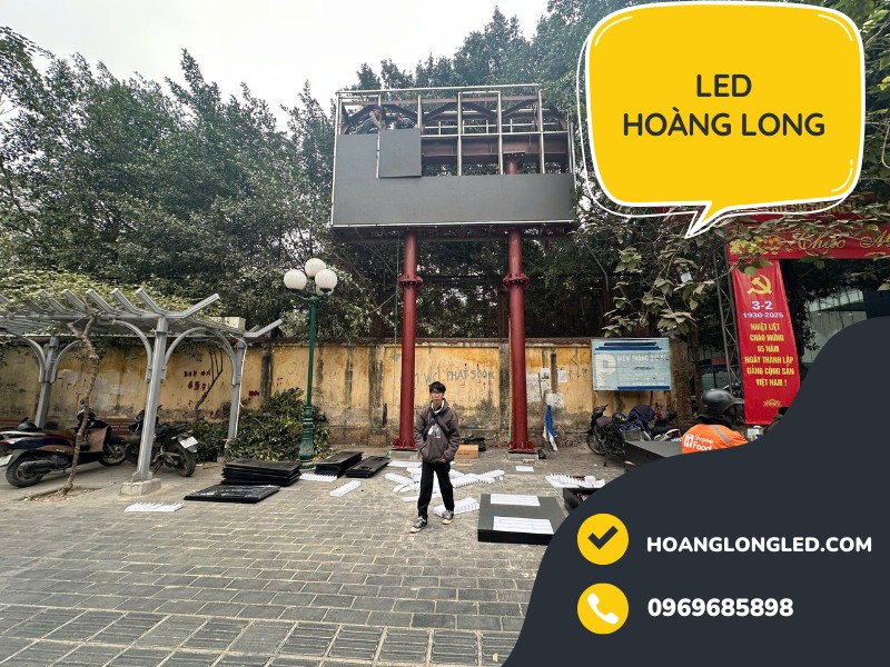 LED Hoàng Long thi công Màn hình LED P5 ngoài trời tại ngã tư Khuất Duy Tiến