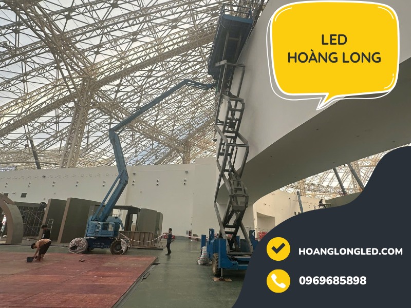 LED Hoàng Long Hân hạnh hỗ trợ đơn vị tổng thầu dự án, lắp đặt hoàn thiện 6 màn hình LED P2.5 trong nhà Vin Cổ Loa