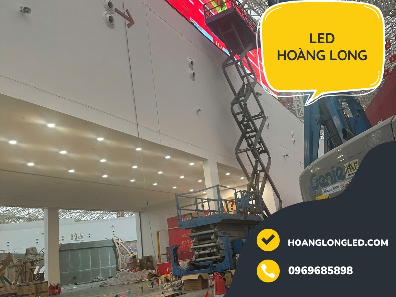 LED Hoàng Long Hân hạnh hỗ trợ đơn vị tổng thầu dự án, lắp đặt hoàn thiện 6 màn hình LED P2.5 trong nhà Vin Cổ Loa