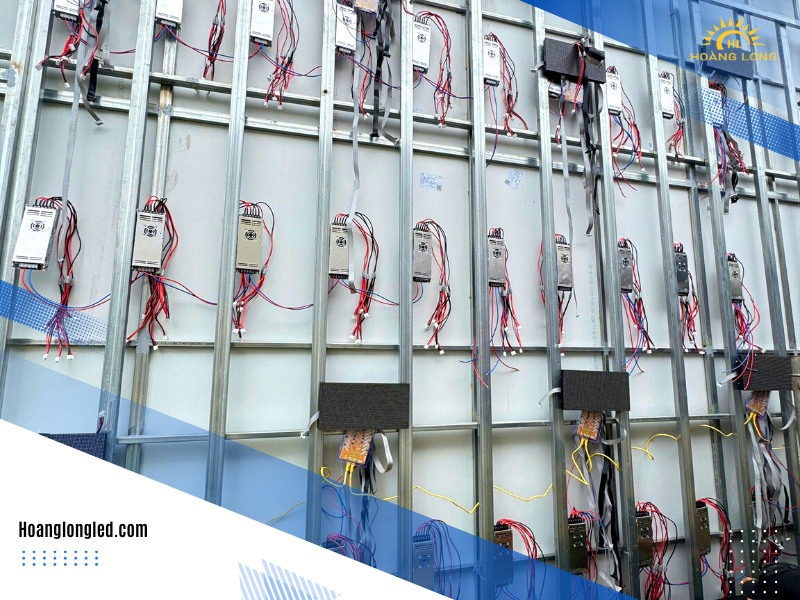 Hoàng Long LED Thi Công 33m² Màn Hình LED Qiangli Q4 Ngoài Trời (Outdoor Qiangli Q4 LED Display) Tại Trường Mầm Non Đông Anh