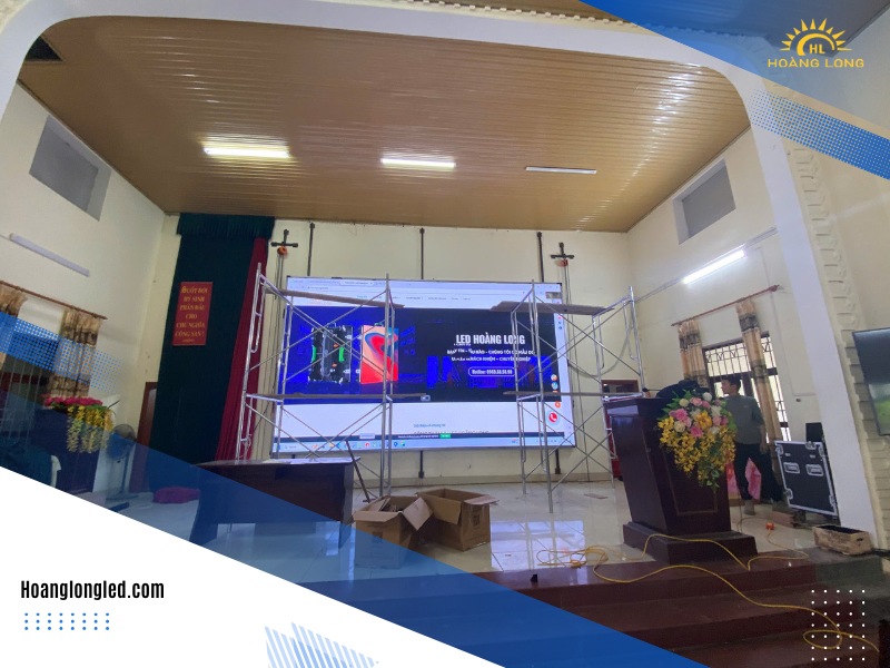 Hoàng Long LED thi công mạn hình P5 ngoài trời, P2 trong nhà trường Lâm tiên đông anh
