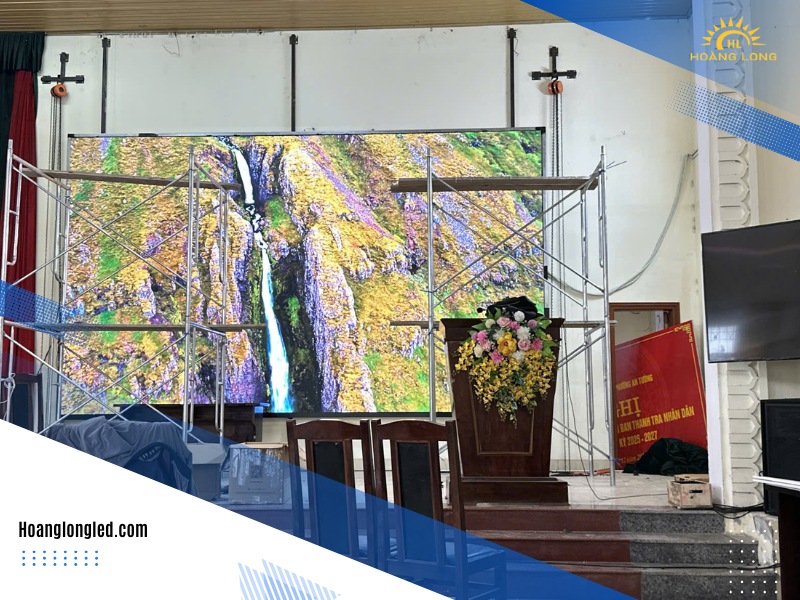 Hoàng Long LED thi công mạn hình P5 ngoài trời, P2 trong nhà trường Lâm tiên đông anh