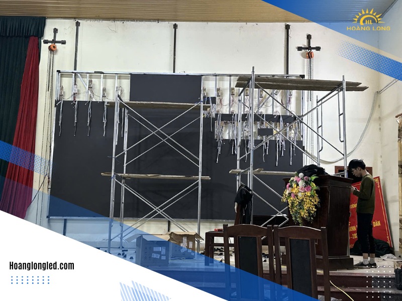 Hoàng Long LED thi công mạn hình P5 ngoài trời, P2 trong nhà trường Lâm tiên đông anh