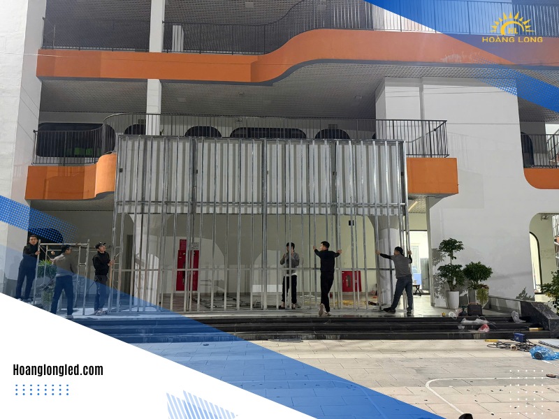 Hoàng Long LED thi công mạn hình P5 ngoài trời, P2 trong nhà trường Lâm tiên đông anh