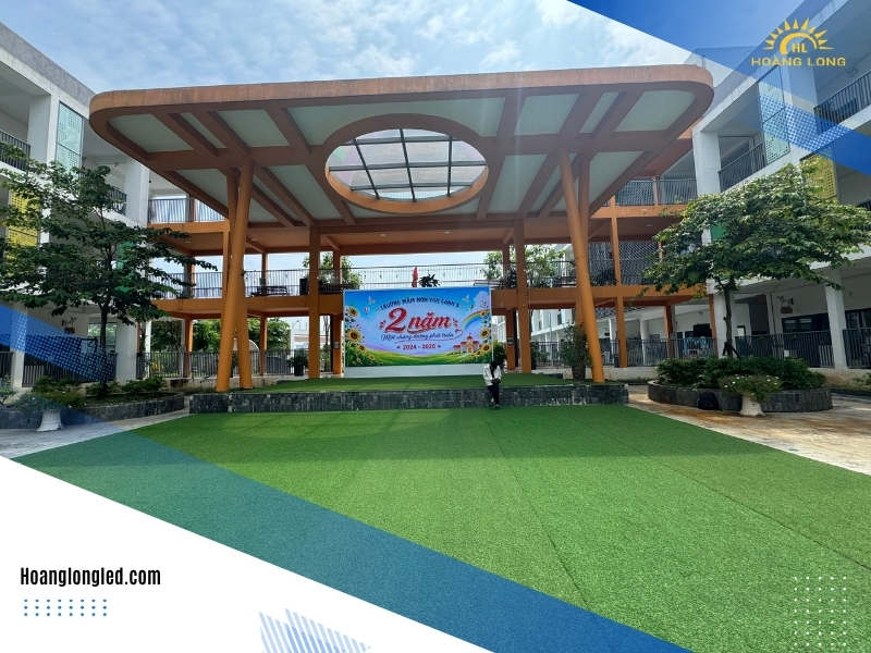 Hoàng Long LED Thi công màn hình phòng họp và màn hình LED P3 ngoài trời 30m² tại Trường Mầm non Vân Canh B (3) Hoàng Long LED Thi công màn hình phòng họp và màn hình LED P3 ngoài trời 30m² tại Trường Mầm non Vân Canh B (3)