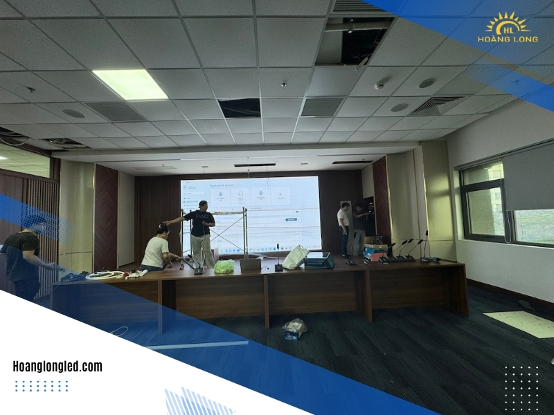 Thi công màn hình LED P2, hệ thống họp trực tuyến và âm thanh âm trần tại Trung tâm Định giá tài sản BIDV – 545 Nguyễn Văn Cừ
