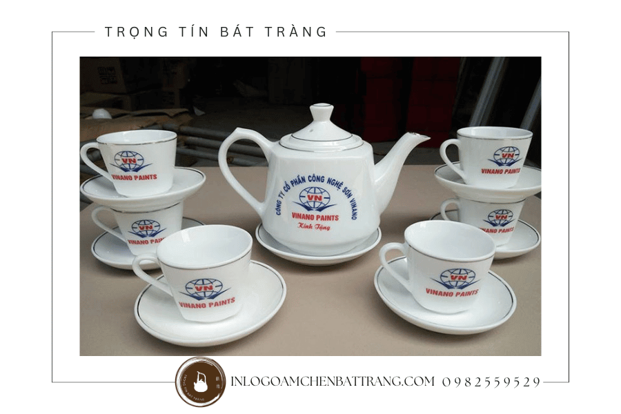 Quy trình in logo lên bộ ấm chén tại Trọng Tín Bát Tràng