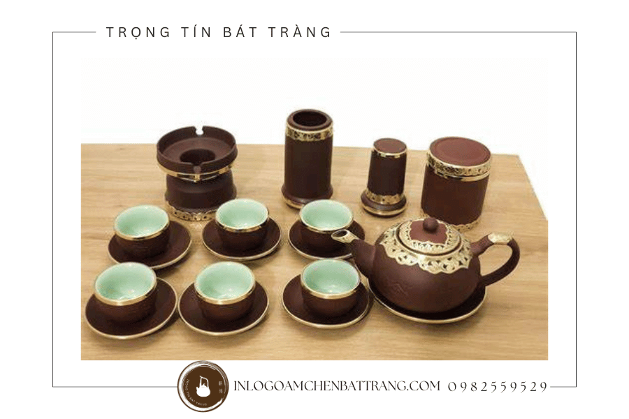 Mẫu bộ ấm chén tử sa có bọc đồng Bát Tràng