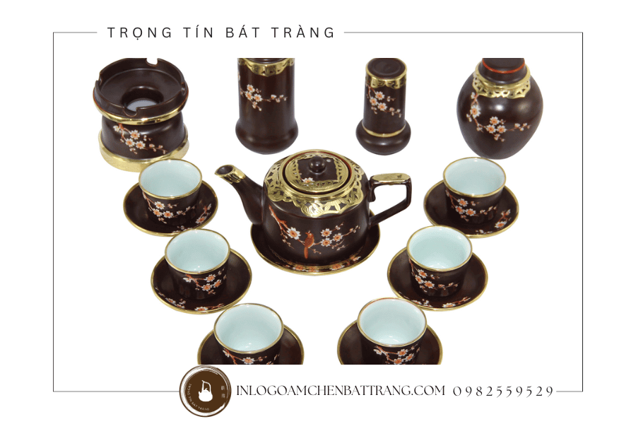 Ấm chén bọc đồng Bát Tràng sử dụng có an toàn không?