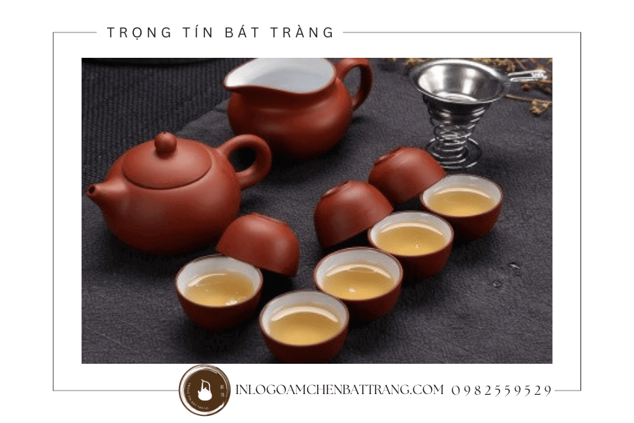 Ấm chén tử sa Bát Tràng có tác dụng giữ hương vị trà tươi ngon nhất