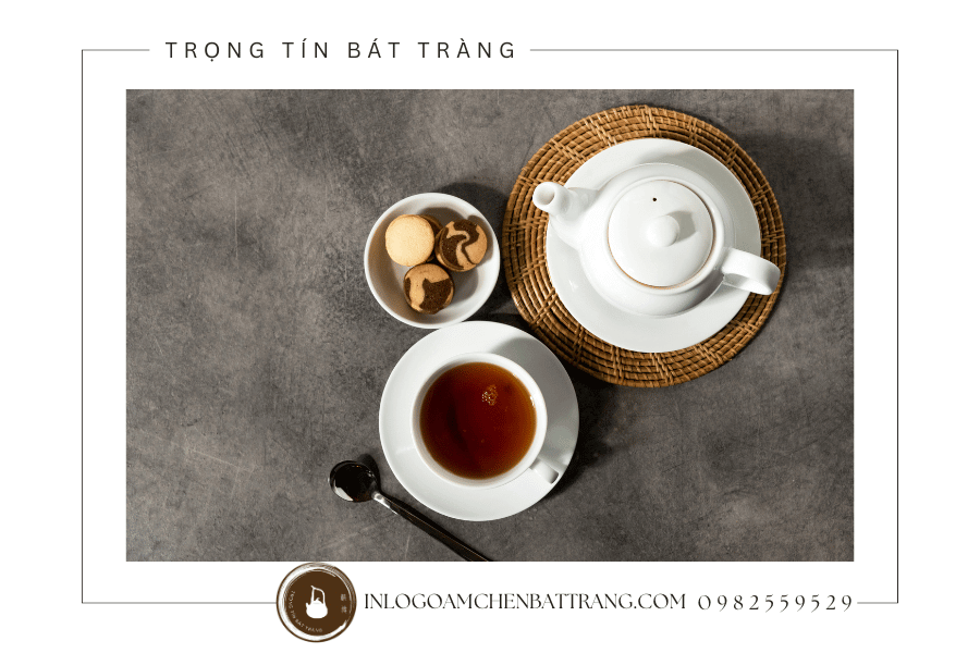 Ấm chén trắng là gì?