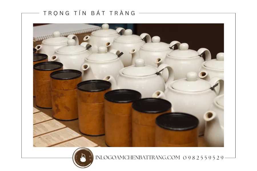 Phương pháp in logo lên bộ ấm chén