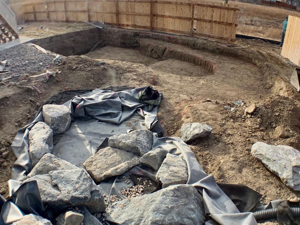 Cách Xây Hồ Cá Koi Bạn Sẽ Thích (có Thác Nước) Cách Xây Hồ Cá Koi Bạn Sẽ Thích (có Thác Nước)