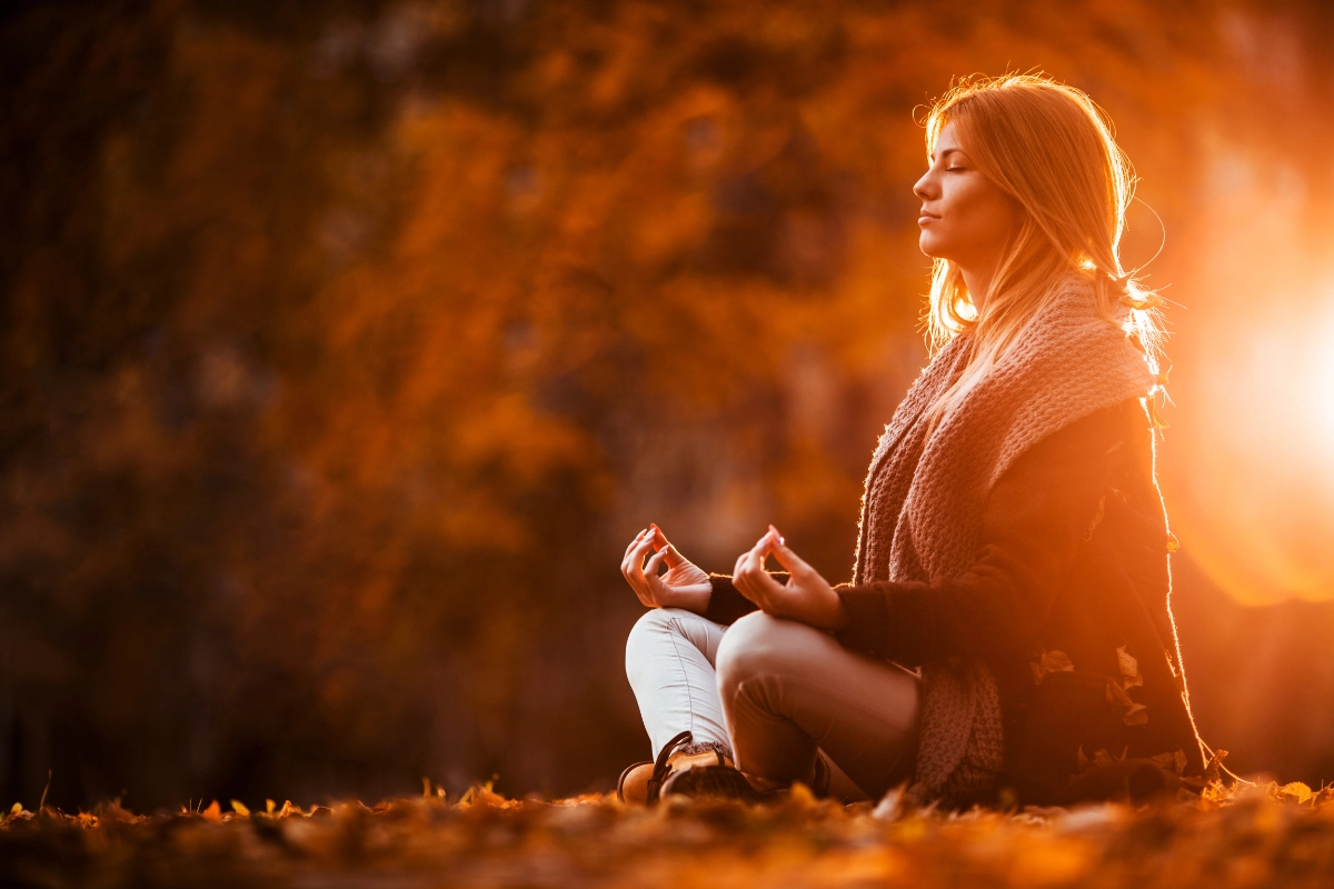 Bỏ túi ngay 10 hoạt động thư giãn để luôn giữ tinh thần sảng khoái Yoga thiền định là hoạt động thư giãn hiệu quả