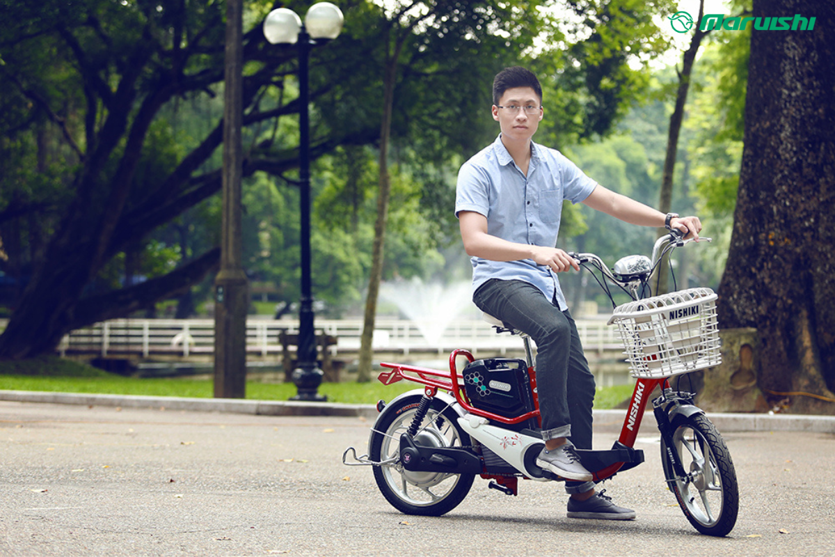 Với xe đạp trợ lực, bạn có thể di chuyển nhanh và dễ dàng khi đi làm