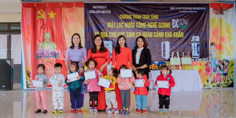 Trao tặng máy lọc nước và tặng quà cho học sinh có hoàn cảnh khó khăn tại trường mầm non xã Cổ Đô, Huyện Ba Vì, TP Hà Nội