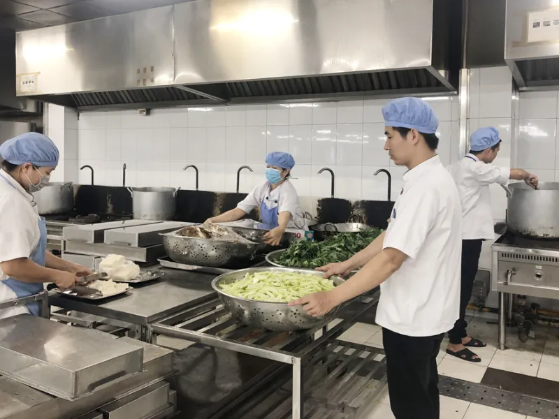 Ozone làm sạch thực phẩm hiệu quả, đáp ứng tiêu chuẩn vệ sinh trong bếp ăn tập thể. Ozone làm sạch thực phẩm hiệu quả, đáp ứng tiêu chuẩn vệ sinh trong bếp ăn tập thể.