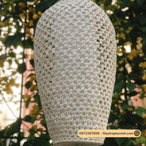 Mây Tre Đan Phú Vinh - Mẫu 71 - Đèn treo hình quả táo dài - Kích thước D28xh32