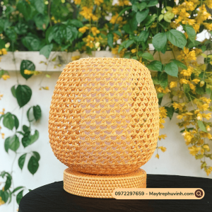 Mây Tre Đan Phú Vinh - Mẫu 69 - Đèn bàn hình quả táo ngắn - Kích thước D30xh35