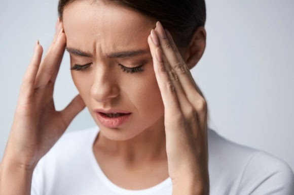 Rối loạn nội tiết tố có thể là yếu tố gây khởi phát việc đau đầu