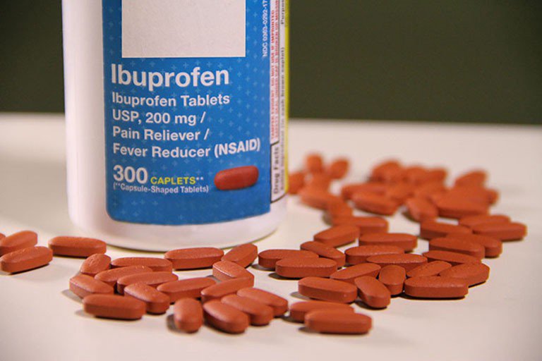 Thuốc ibuprofen được sử dụng để điều trị các chứng đau nửa đầu do kinh nguyệt
