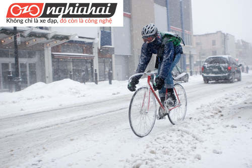 8 mẹo vặt hàng đầu giúp bạn đạp xe trên tuyết 2
