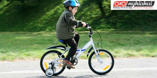 Bạn có biết trẻ em đi xe đạp có rất nhiều lợi ích 1