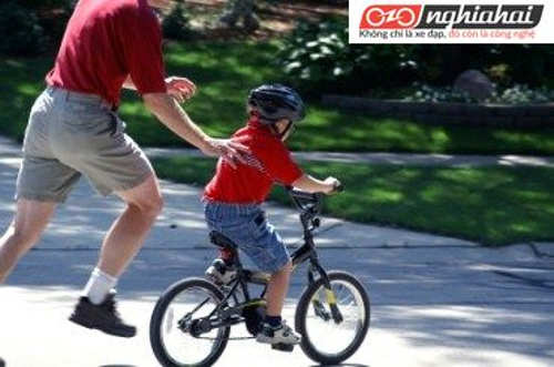 Bạn có biết trẻ em đi xe đạp có rất nhiều lợi ích 3