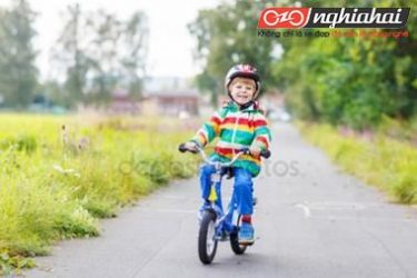 7 sai lầm mà các bậc phụ huynh gặp phải khi dạy con đi xe đạp 3