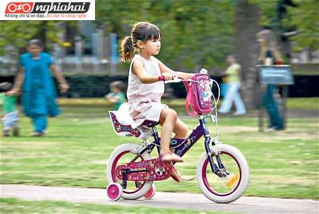 Dạy trẻ em đi xe đạp Mua xe đạp cho trẻ em, còn cần thêm những trang bị nào nữa 1
