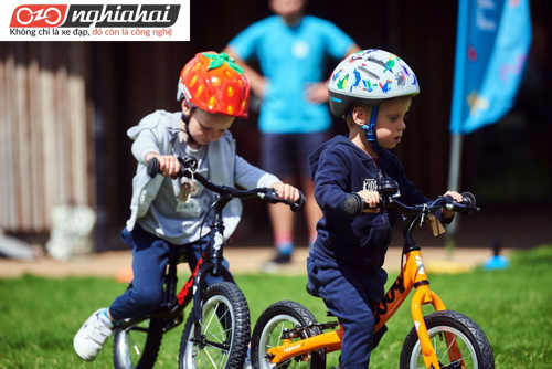 Dạy trẻ em đi xe đạp Mua xe đạp cho trẻ em, còn cần thêm những trang bị nào nữa 2