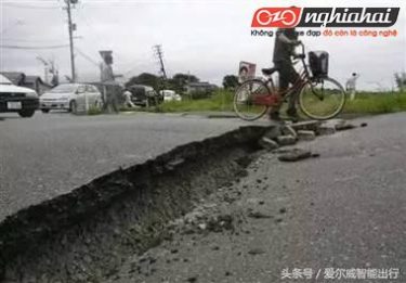 Nếu bạn gặp động đất khi đạp xe thì làm thế nào 1`