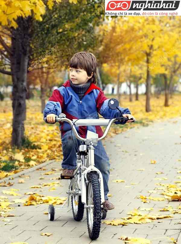 Các bước dạy trẻ cách đi xe đạp cân bằng 2